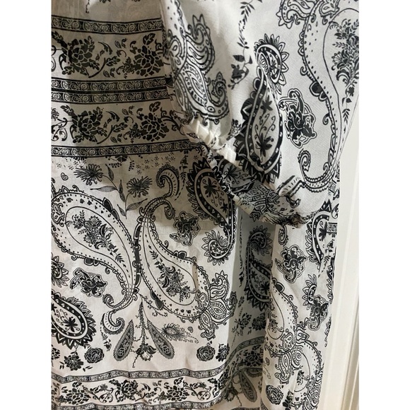 Gibson Latimer, black and white, paisley print blouse - Picture 5 of 6
